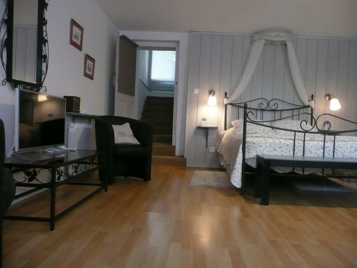 B&B Dinan La Priquetais Trevron Exterior photo